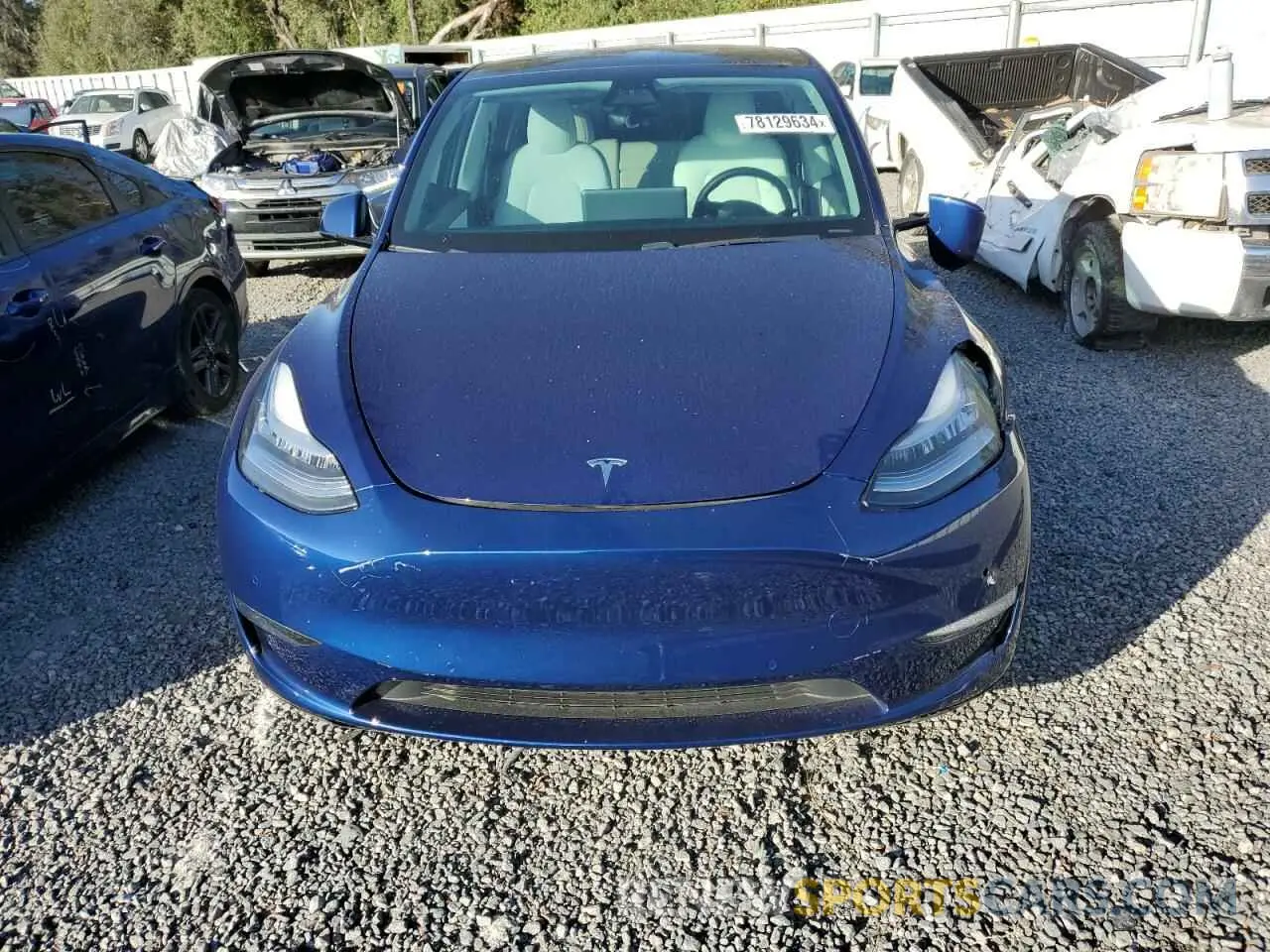 5 fotografías del automóvil dañado 5YJYGDEE9MF066239 TESLA MODEL Y 2021