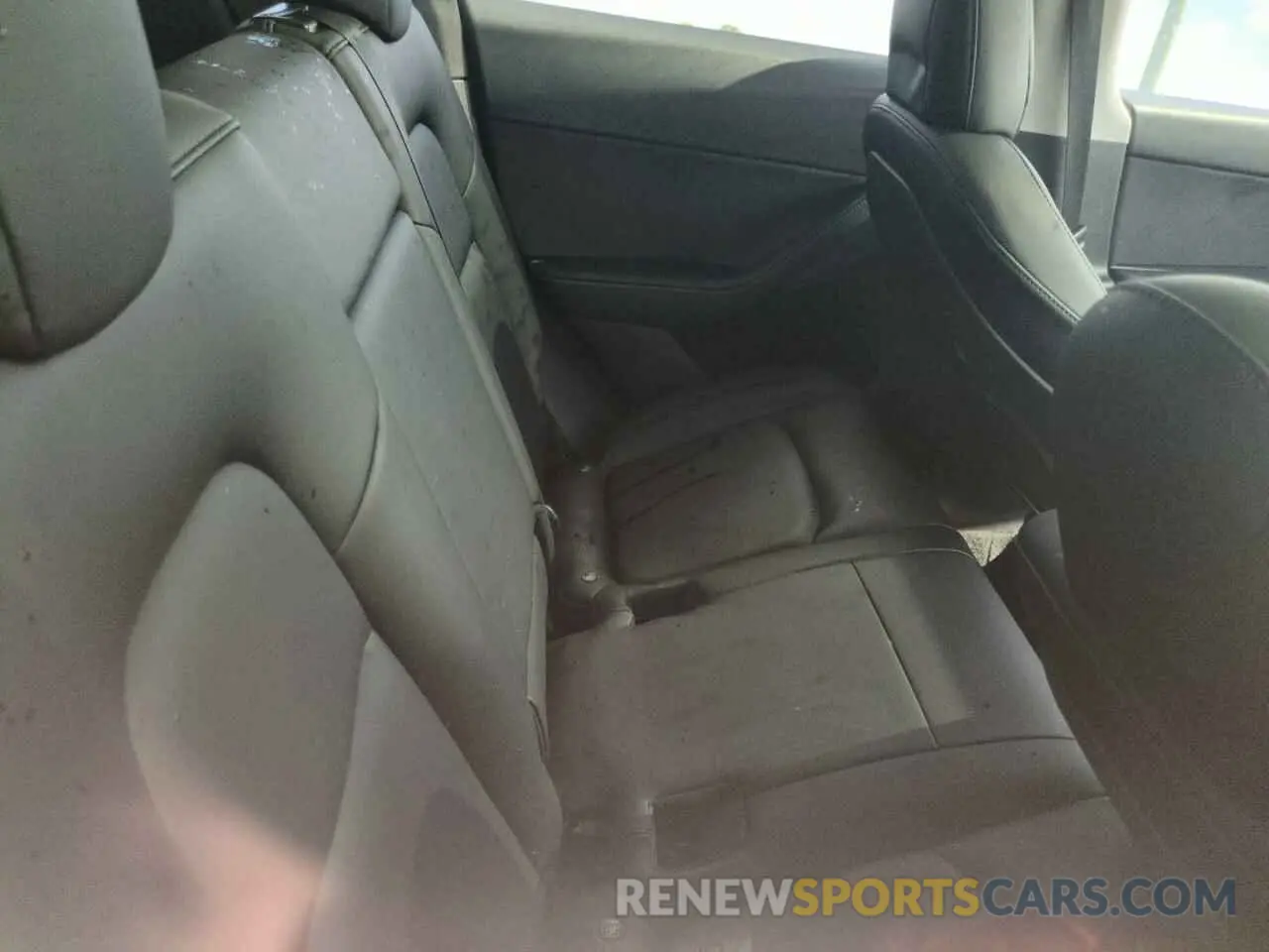 11 fotografías del automóvil dañado 5YJYGDEE9MF074647 TESLA MODEL Y 2021