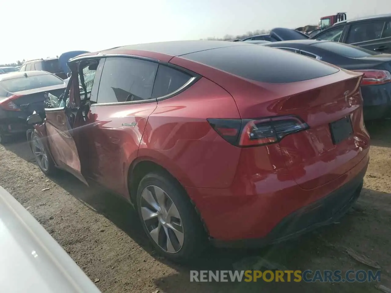 2 fotografías del automóvil dañado 5YJYGDEE9MF075698 TESLA MODEL Y 2021