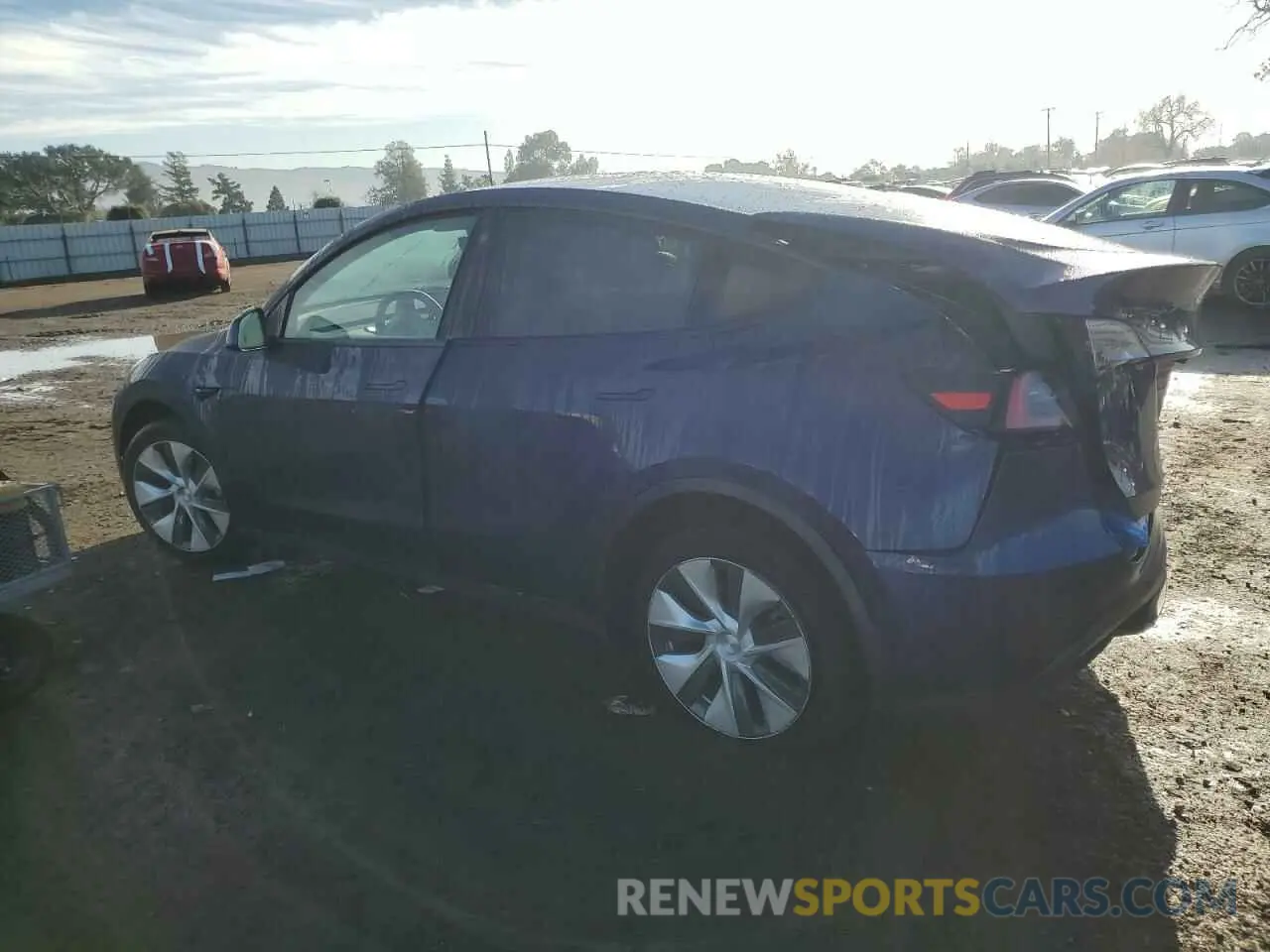 2 fotografías del automóvil dañado 5YJYGDEE9MF090167 TESLA MODEL Y 2021