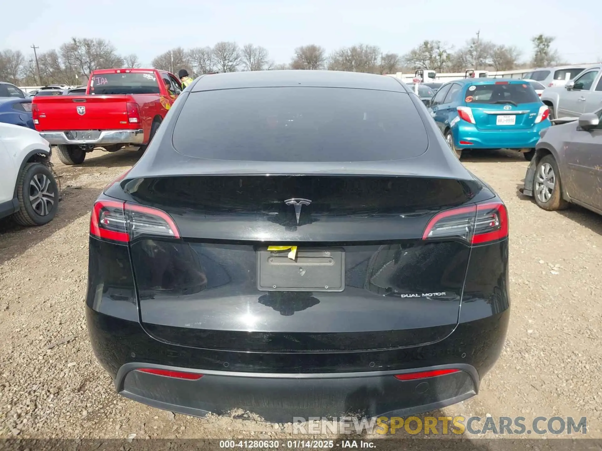 17 fotografías del automóvil dañado 5YJYGDEE9MF111843 TESLA MODEL Y 2021