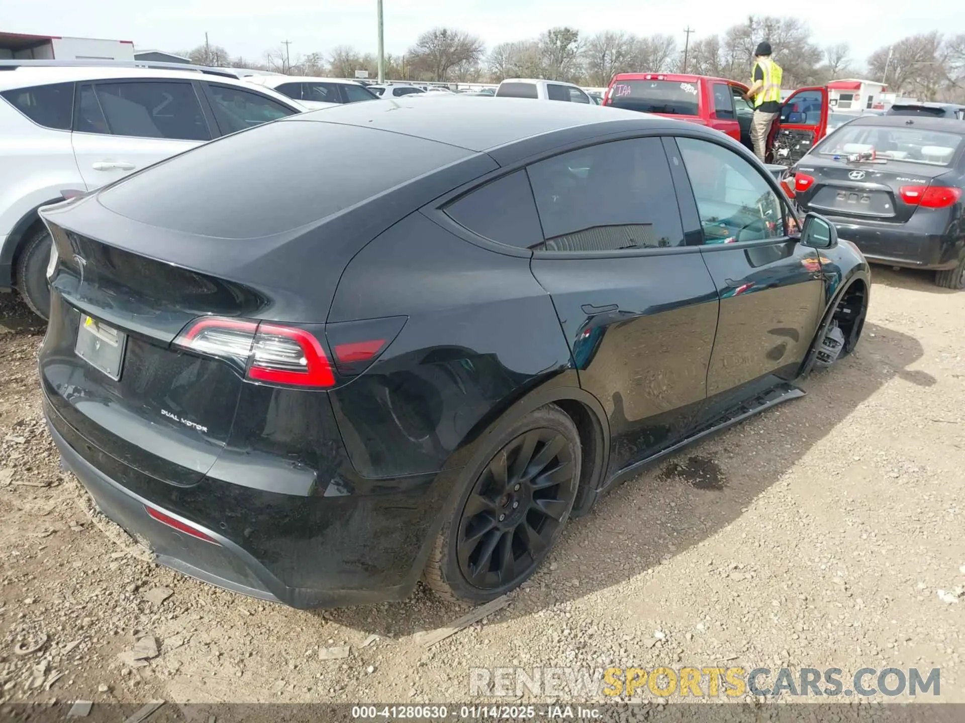 4 fotografías del automóvil dañado 5YJYGDEE9MF111843 TESLA MODEL Y 2021