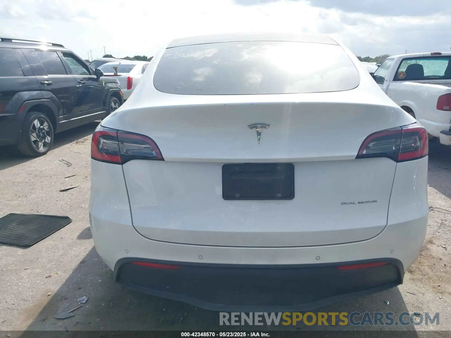 15 fotografías del automóvil dañado 5YJYGDEE9MF114967 TESLA MODEL Y 2021