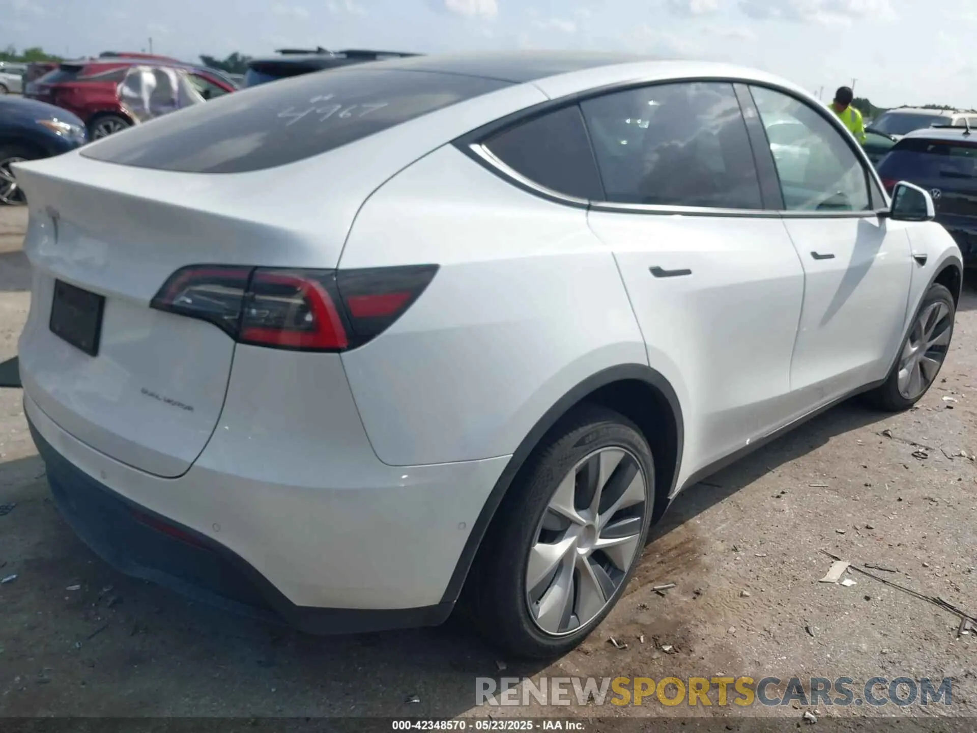 4 fotografías del automóvil dañado 5YJYGDEE9MF114967 TESLA MODEL Y 2021