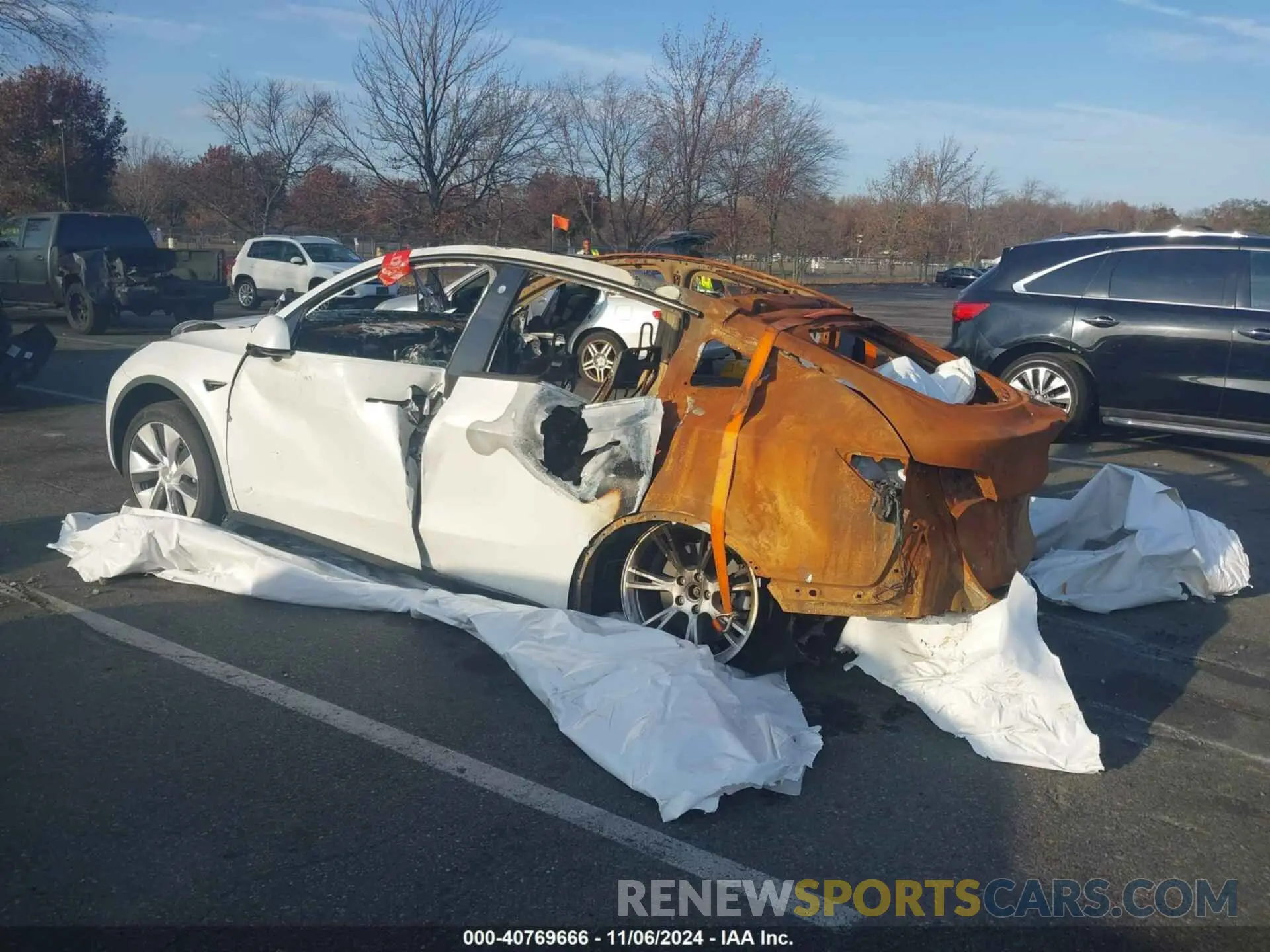 3 fotografías del automóvil dañado 5YJYGDEE9MF117903 TESLA MODEL Y 2021