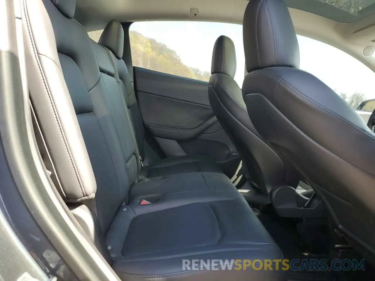 11 fotografías del automóvil dañado 5YJYGDEE9MF119974 TESLA MODEL Y 2021