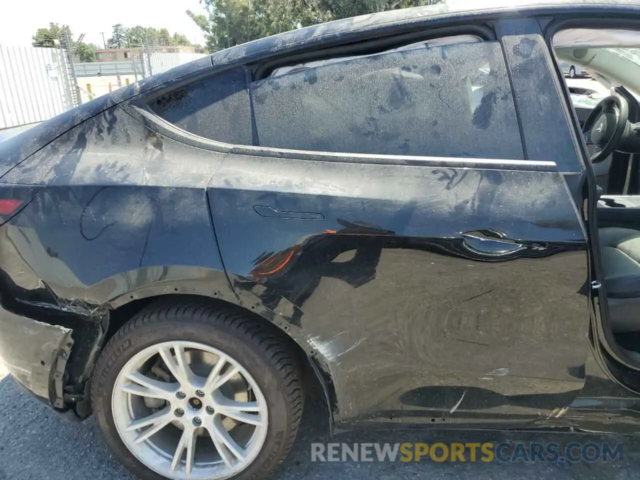 10 fotografías del automóvil dañado 5YJYGDEE9MF148472 TESLA MODEL Y 2021