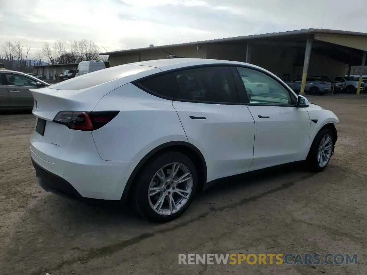 3 fotografías del automóvil dañado 5YJYGDEEXMF063219 TESLA MODEL Y 2021