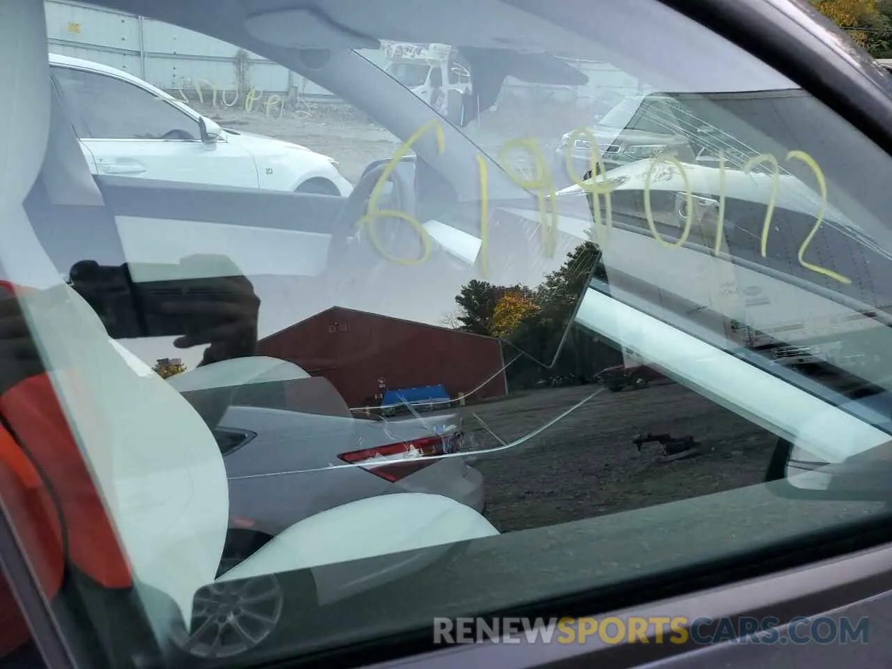 5 fotografías del automóvil dañado 5YJYGDEEXMF063270 TESLA MODEL Y 2021