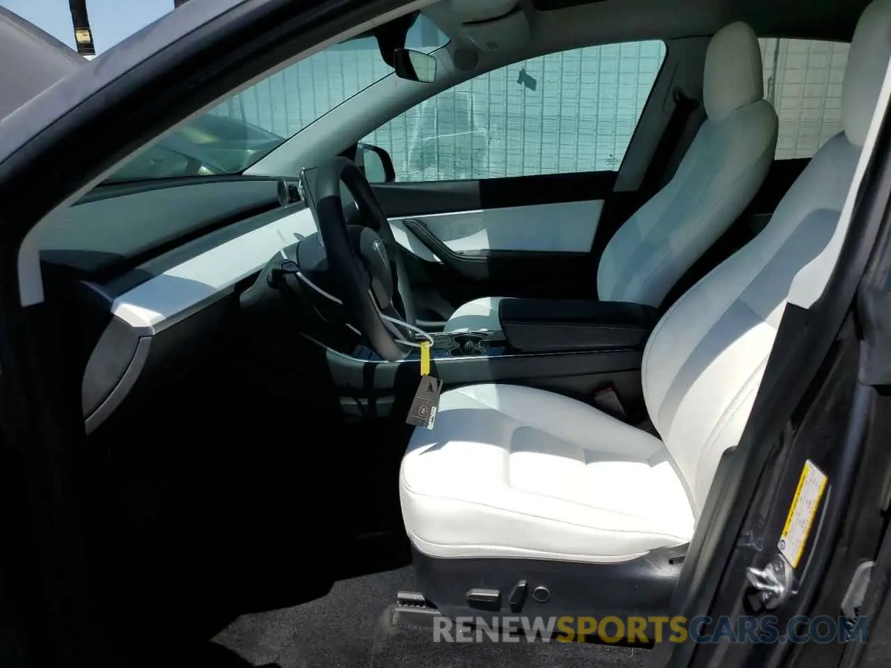 7 fotografías del automóvil dañado 5YJYGDEEXMF070154 TESLA MODEL Y 2021