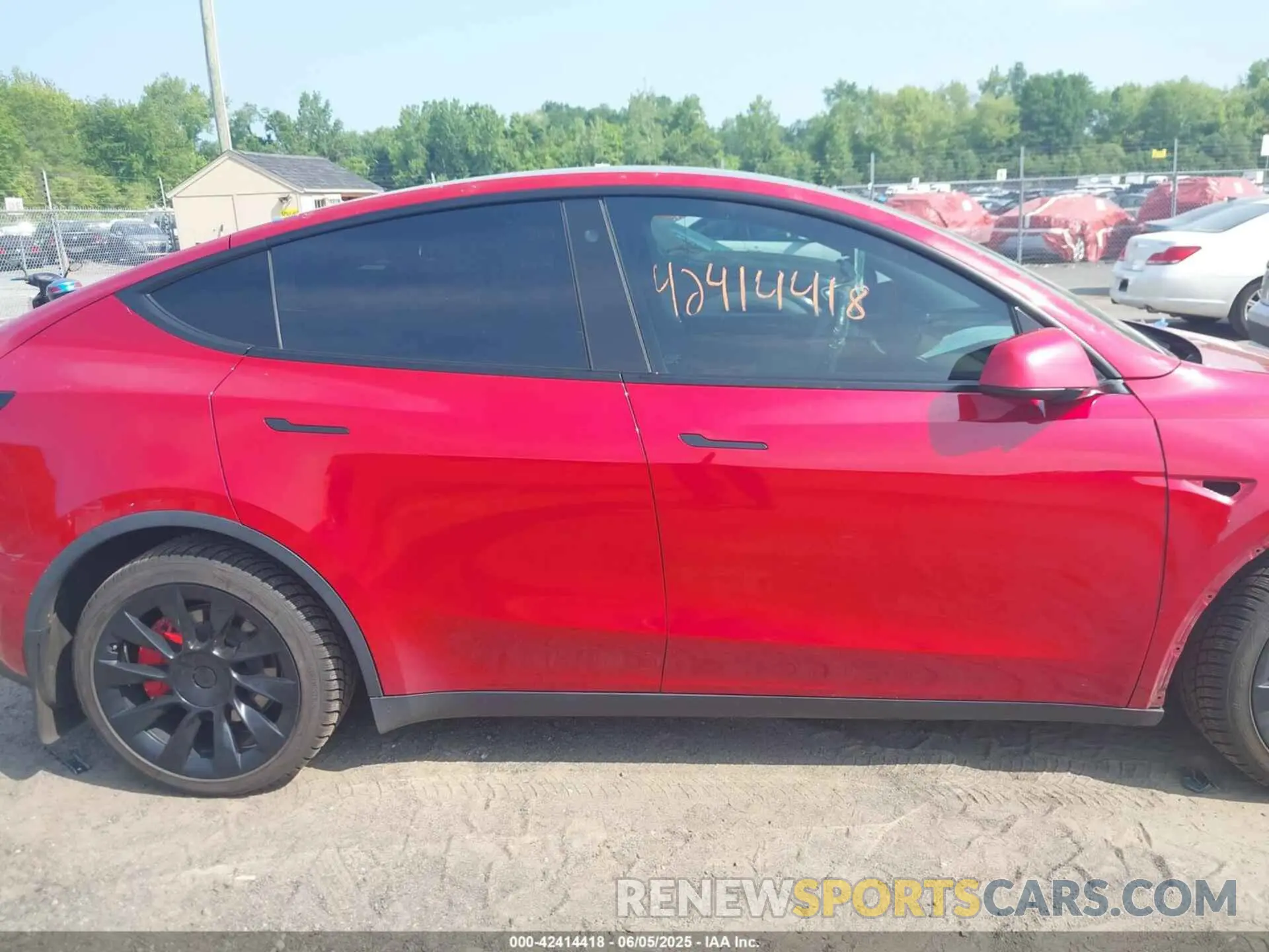 13 fotografías del automóvil dañado 5YJYGDEEXMF092431 TESLA MODEL Y 2021