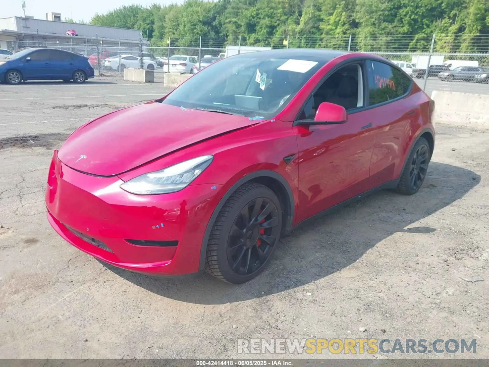 2 fotografías del automóvil dañado 5YJYGDEEXMF092431 TESLA MODEL Y 2021