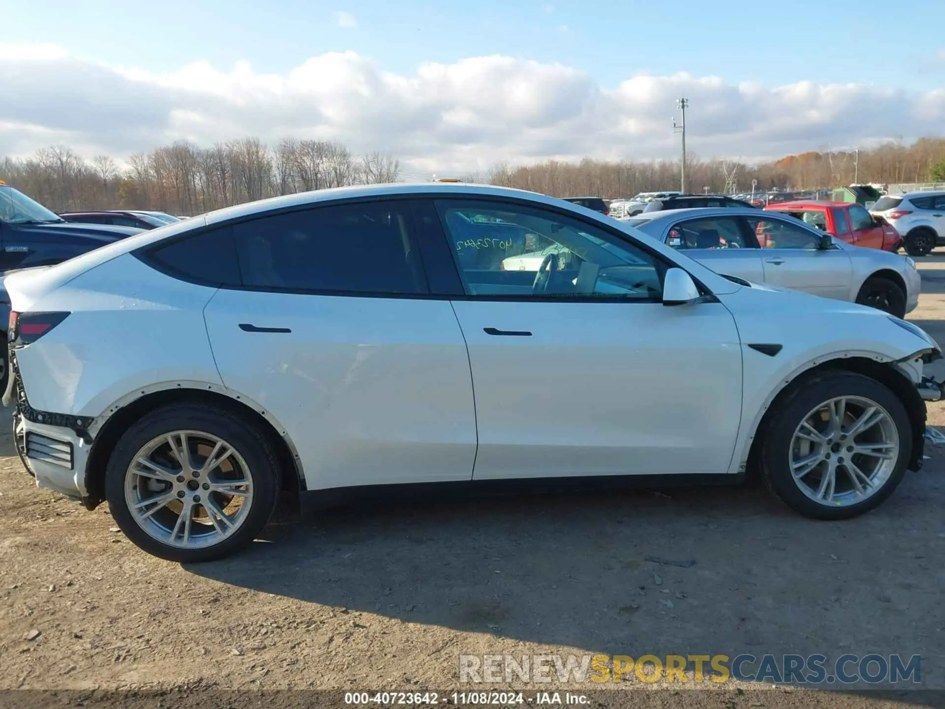 14 fotografías del automóvil dañado 5YJYGDEEXMF098665 TESLA MODEL Y 2021