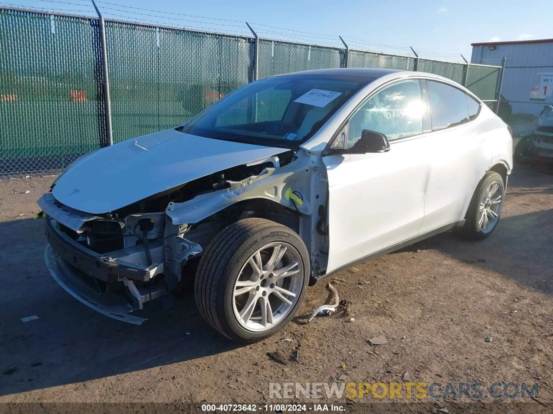 2 fotografías del automóvil dañado 5YJYGDEEXMF098665 TESLA MODEL Y 2021