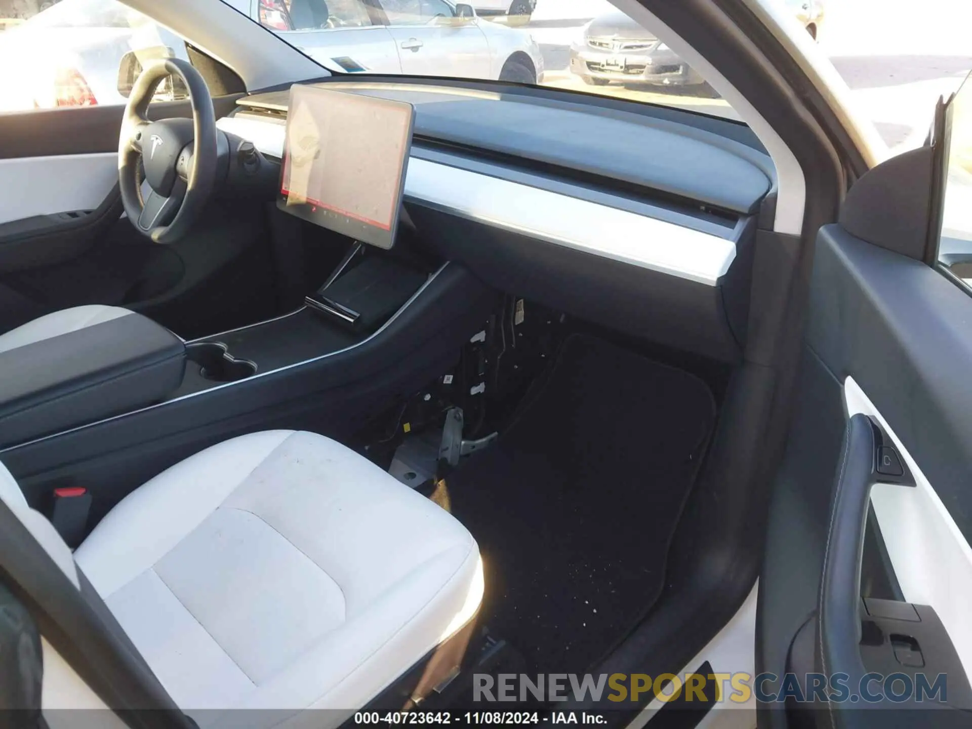 5 fotografías del automóvil dañado 5YJYGDEEXMF098665 TESLA MODEL Y 2021