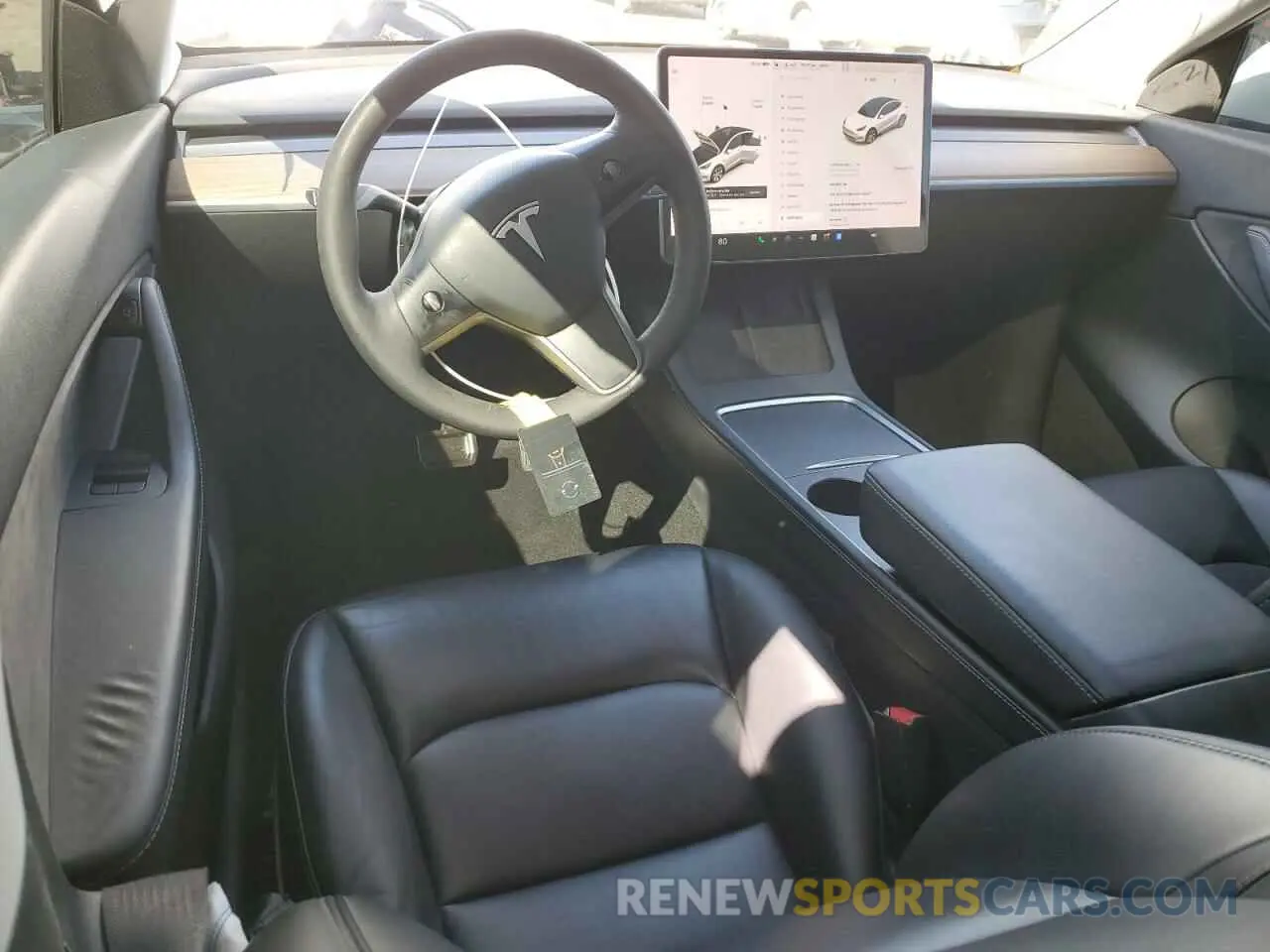 8 fotografías del automóvil dañado 5YJYGDEEXMF146617 TESLA MODEL Y 2021