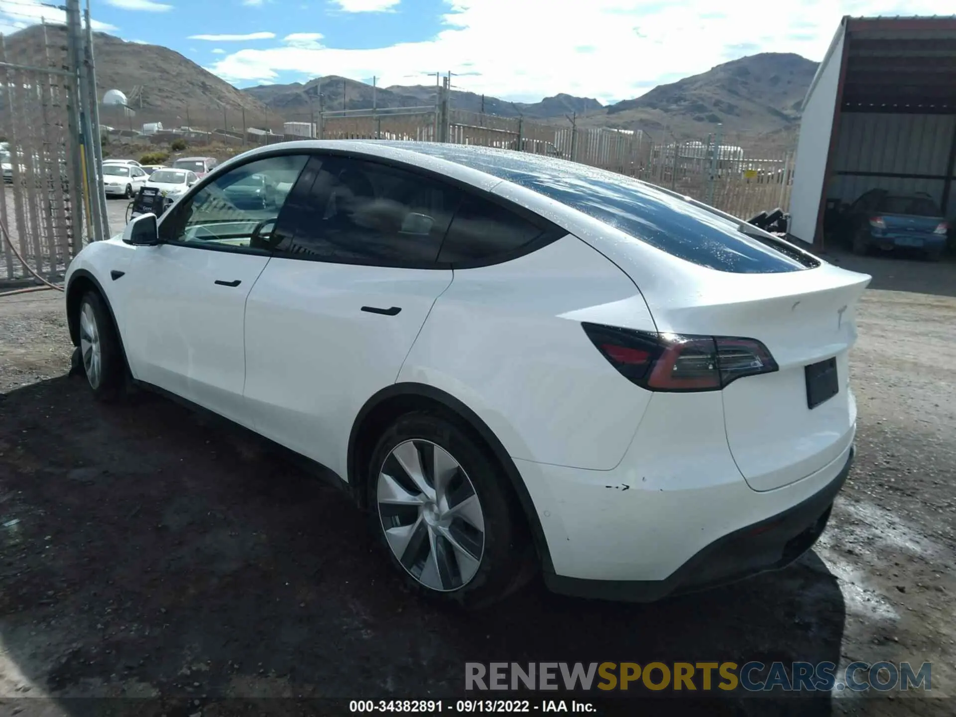 3 fotografías del automóvil dañado 5YJYGDEEXMF233126 TESLA MODEL Y 2021