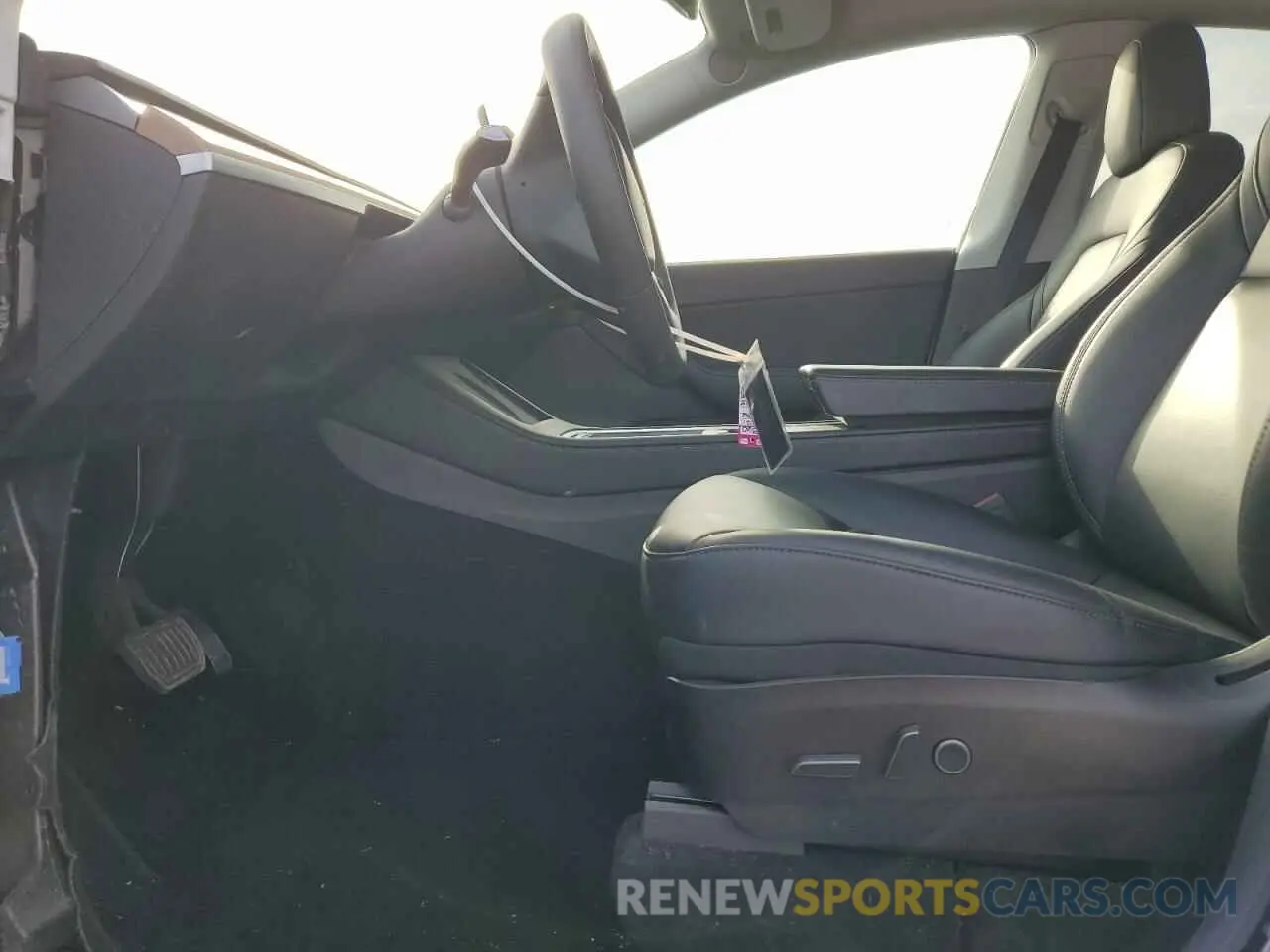 7 fotografías del automóvil dañado 5YJYGDEEXMF244899 TESLA MODEL Y 2021
