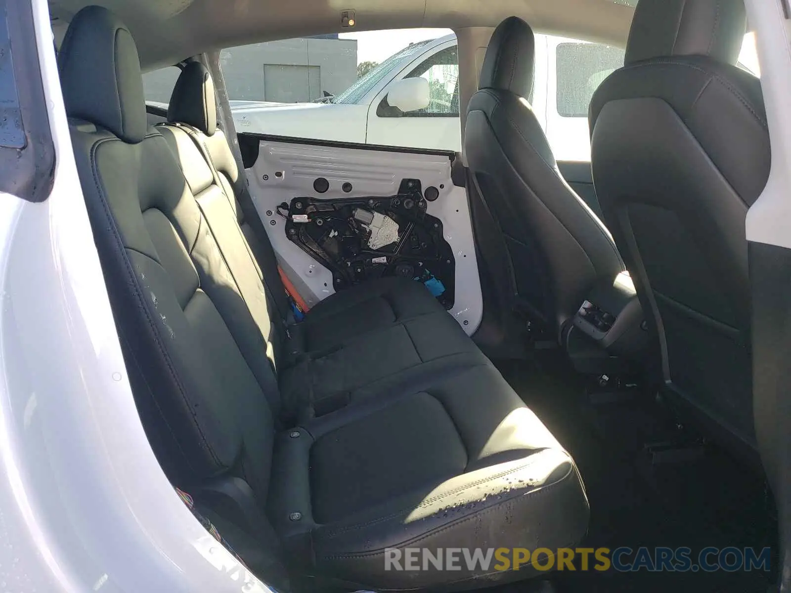 6 fotografías del automóvil dañado 5YJYGDEEXMF273481 TESLA MODEL Y 2021
