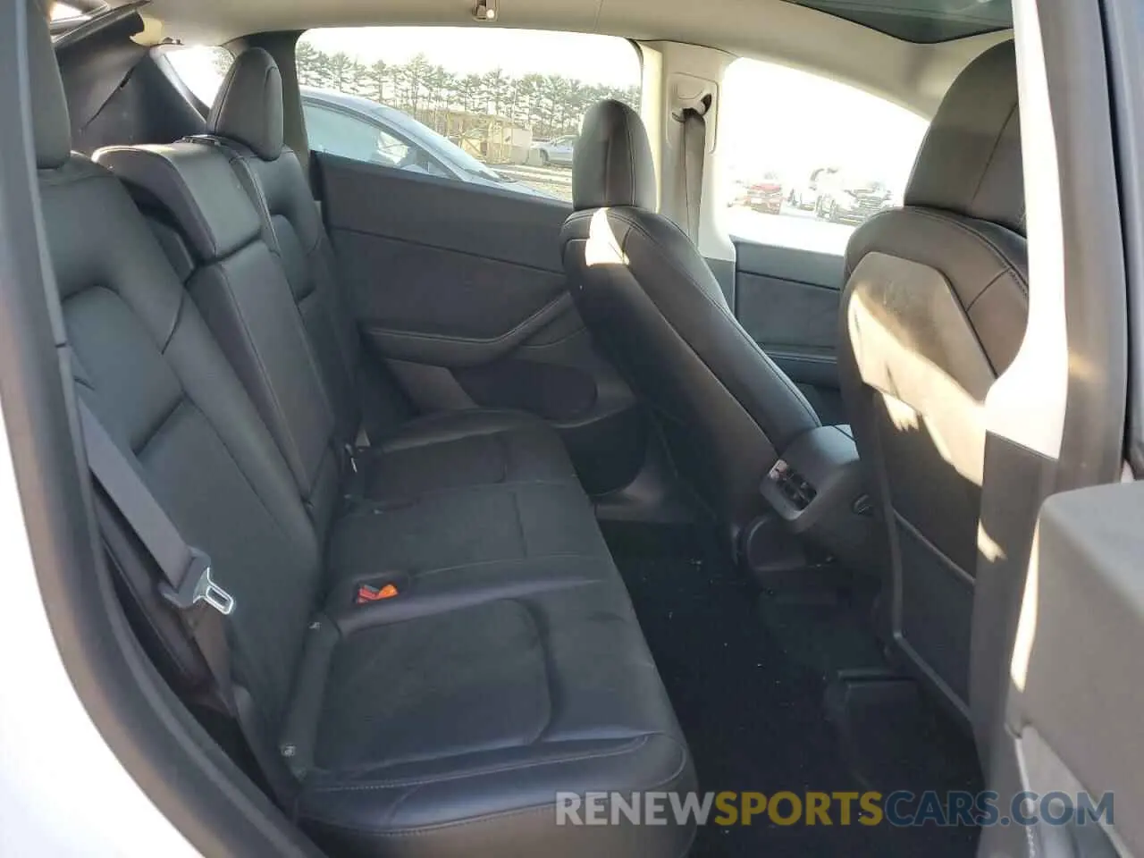 10 fotografías del automóvil dañado 5YJYGDEEXMF286621 TESLA MODEL Y 2021