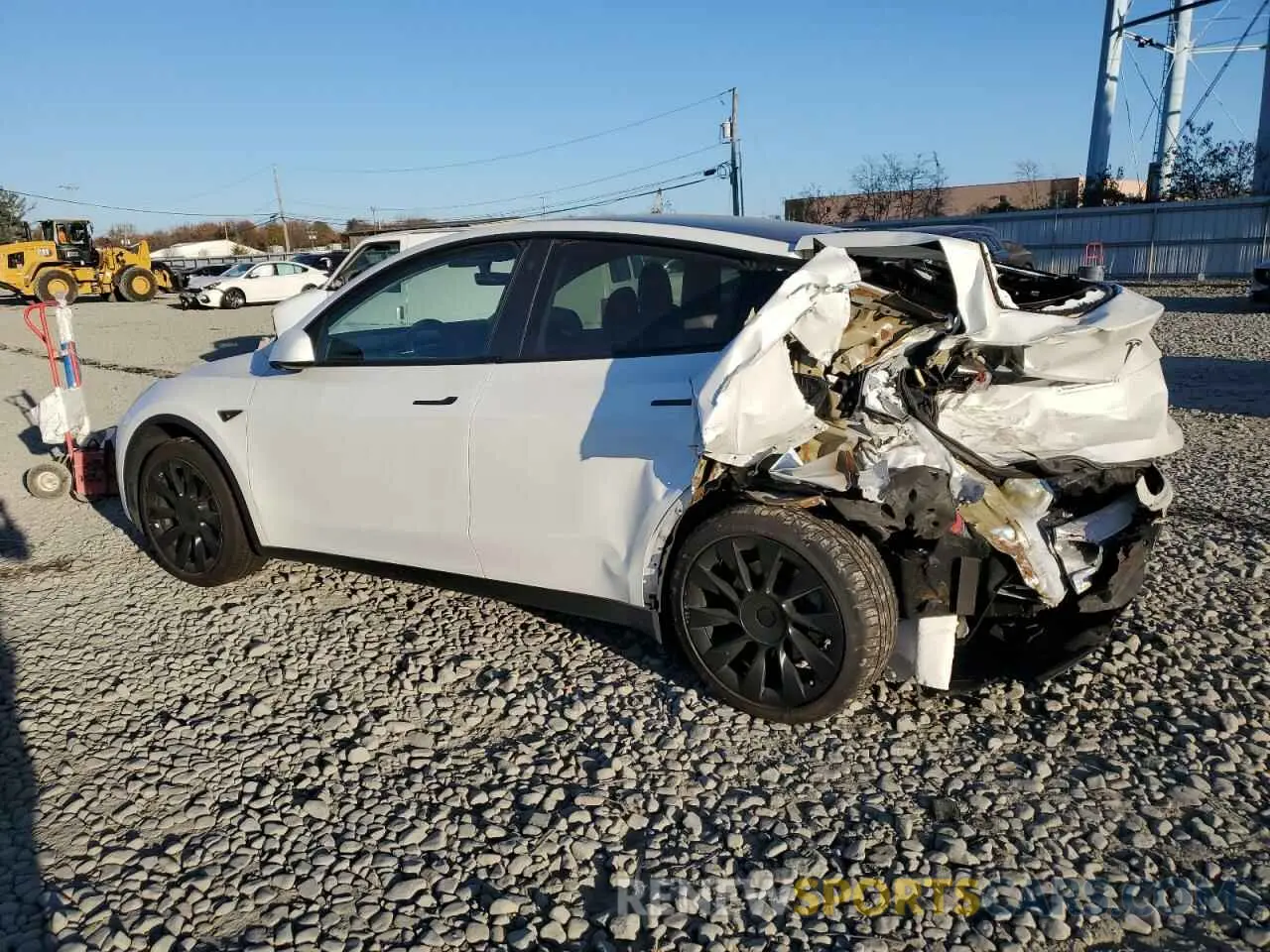 2 fotografías del automóvil dañado 5YJYGDEEXMF286621 TESLA MODEL Y 2021