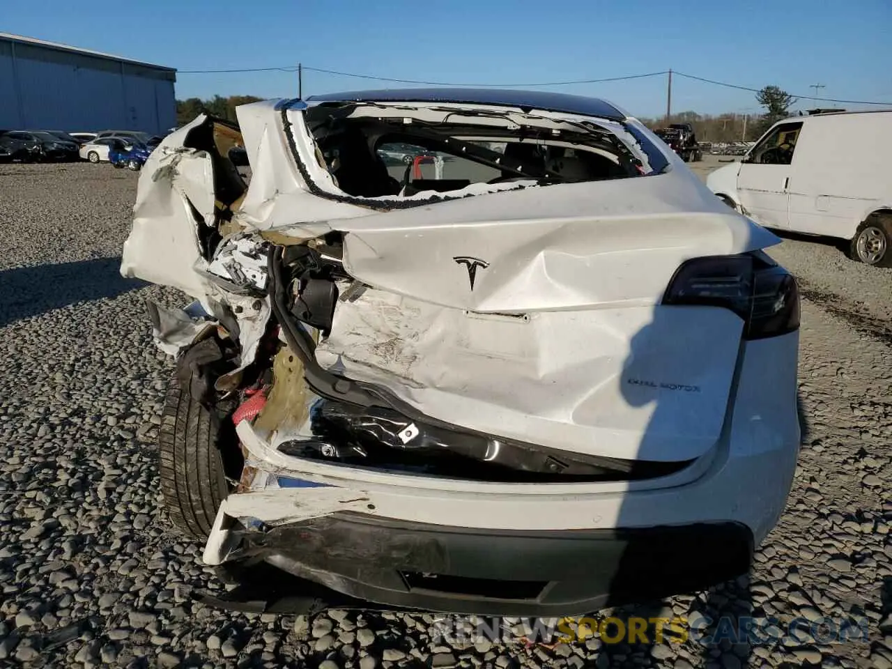 6 fotografías del automóvil dañado 5YJYGDEEXMF286621 TESLA MODEL Y 2021