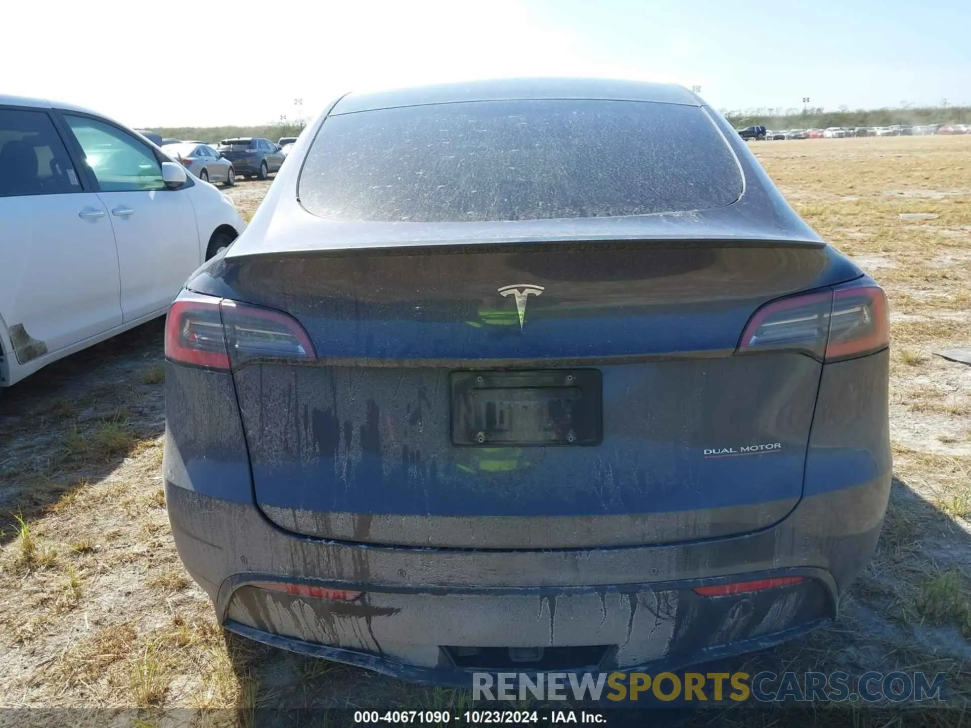 15 fotografías del automóvil dañado 5YJYGDEF0MF090096 TESLA MODEL Y 2021
