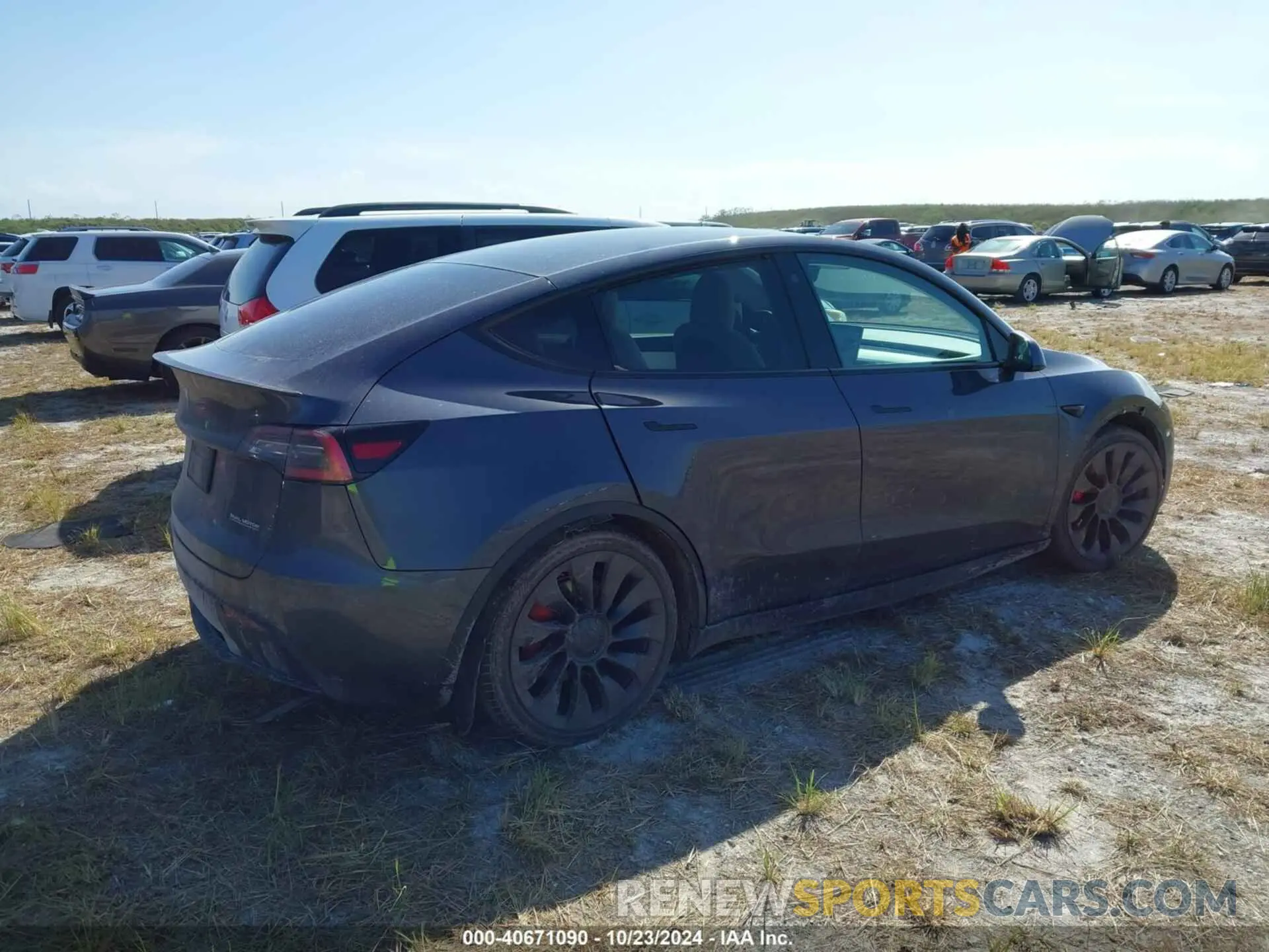 4 fotografías del automóvil dañado 5YJYGDEF0MF090096 TESLA MODEL Y 2021