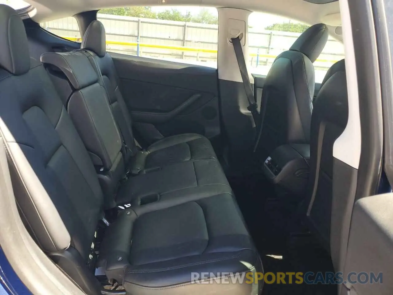 10 fotografías del automóvil dañado 5YJYGDEF0MF243544 TESLA MODEL Y 2021