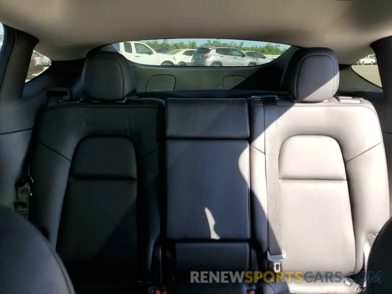 10 fotografías del automóvil dañado 5YJYGDEF0MF262336 TESLA MODEL Y 2021
