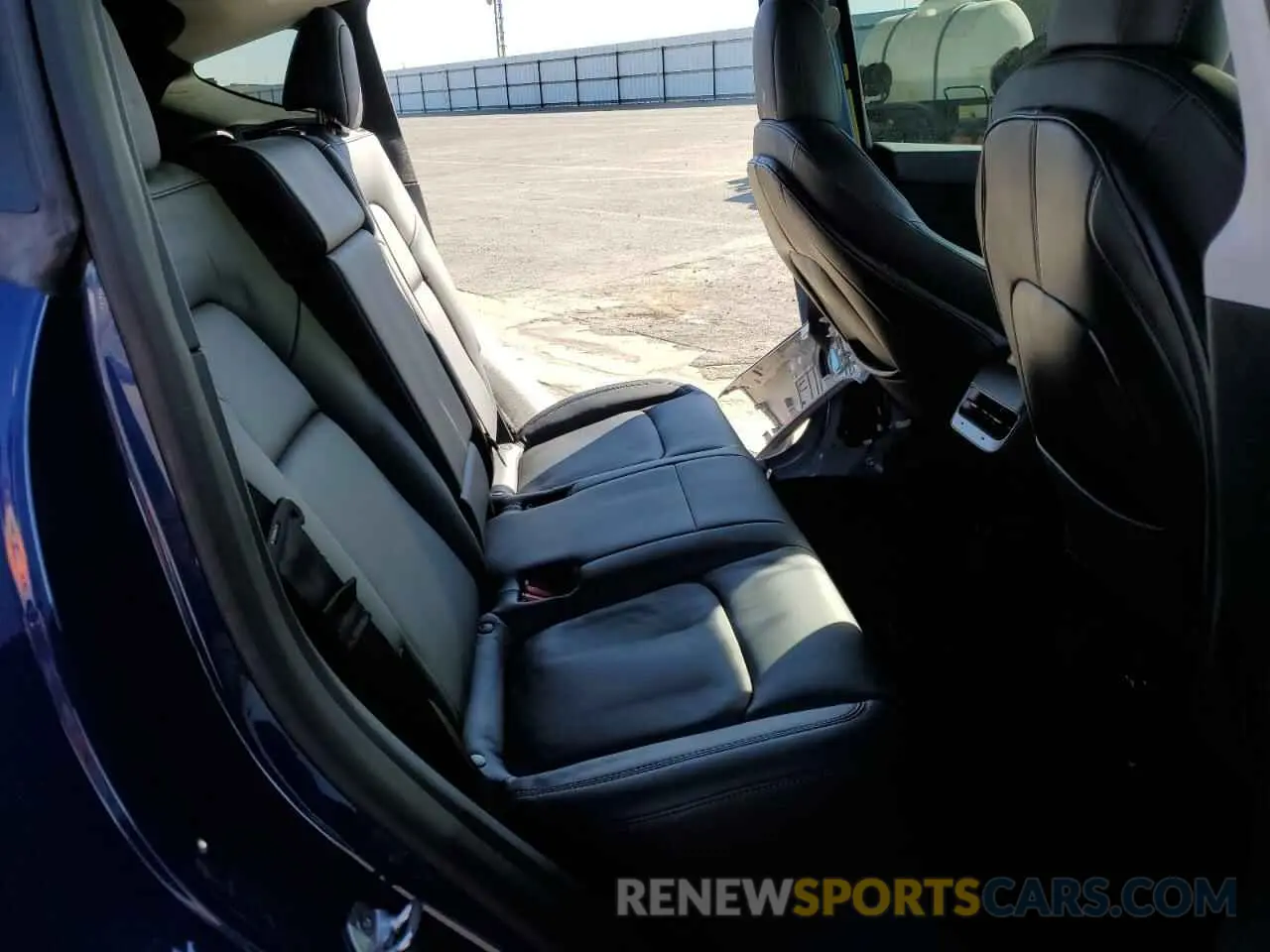 12 fotografías del automóvil dañado 5YJYGDEF0MF262336 TESLA MODEL Y 2021