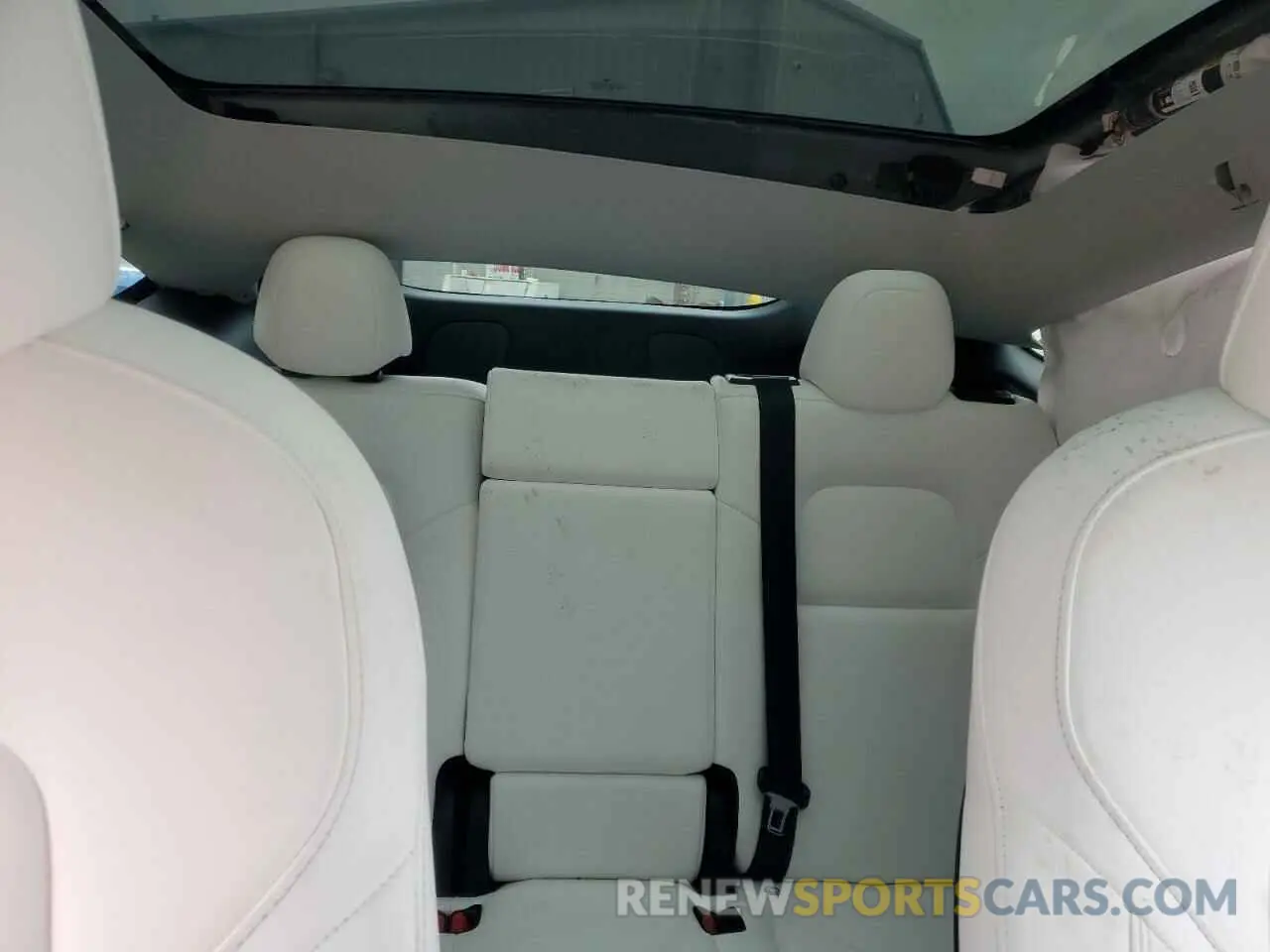 10 fotografías del automóvil dañado 5YJYGDEF0MF266855 TESLA MODEL Y 2021
