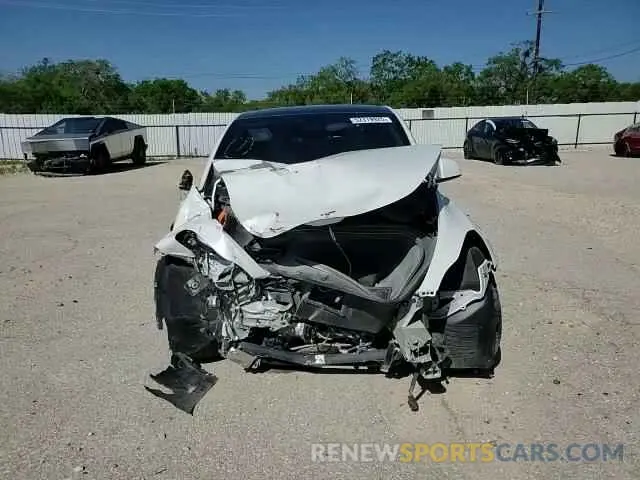 10 fotografías del automóvil dañado 5YJYGDEF0MF267326 TESLA MODEL Y 2021