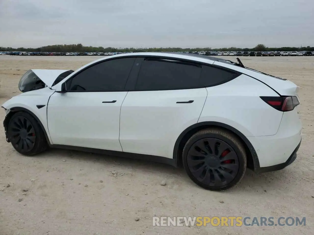 2 fotografías del automóvil dañado 5YJYGDEF0MF267326 TESLA MODEL Y 2021