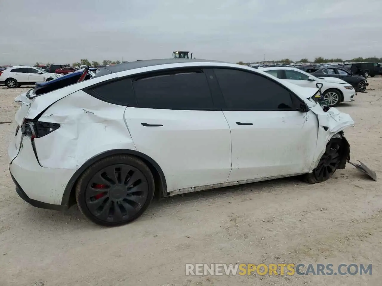 3 fotografías del automóvil dañado 5YJYGDEF0MF267326 TESLA MODEL Y 2021