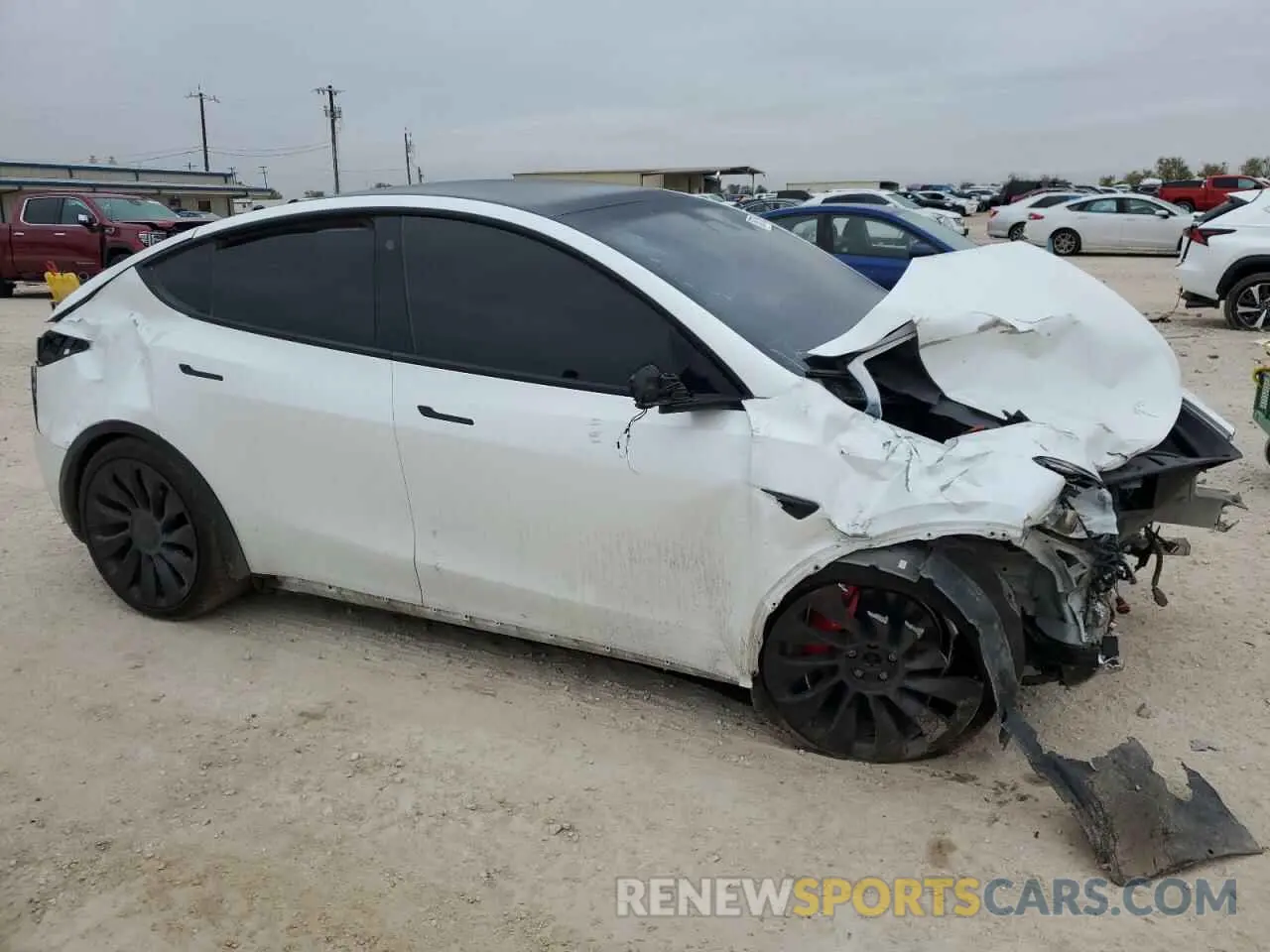 4 fotografías del automóvil dañado 5YJYGDEF0MF267326 TESLA MODEL Y 2021