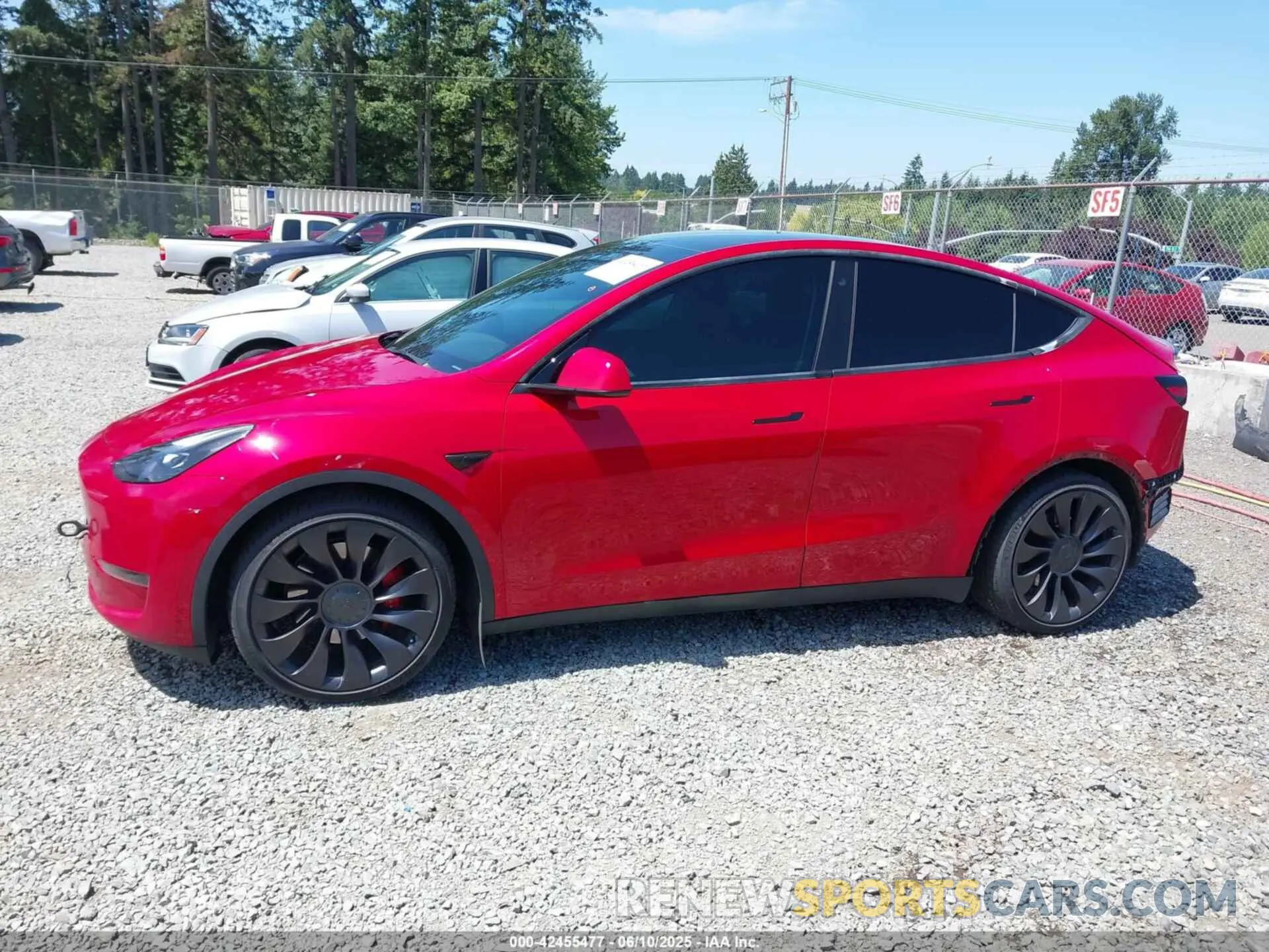 15 fotografías del automóvil dañado 5YJYGDEF0MF268010 TESLA MODEL Y 2021