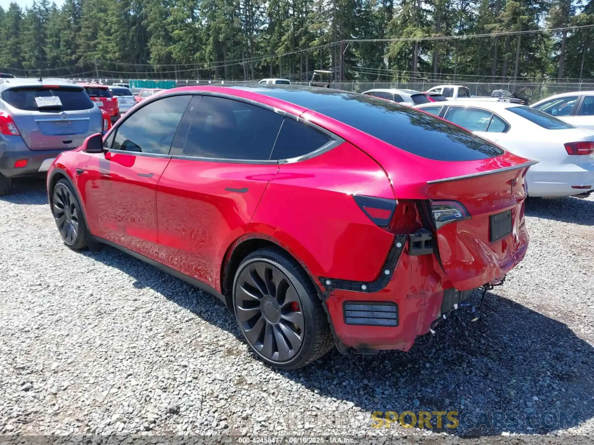 3 fotografías del automóvil dañado 5YJYGDEF0MF268010 TESLA MODEL Y 2021