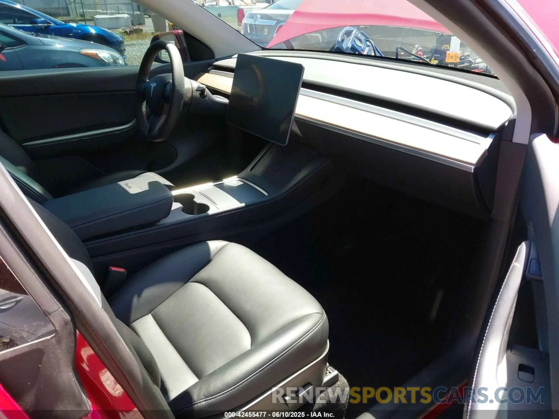 5 fotografías del automóvil dañado 5YJYGDEF0MF268010 TESLA MODEL Y 2021