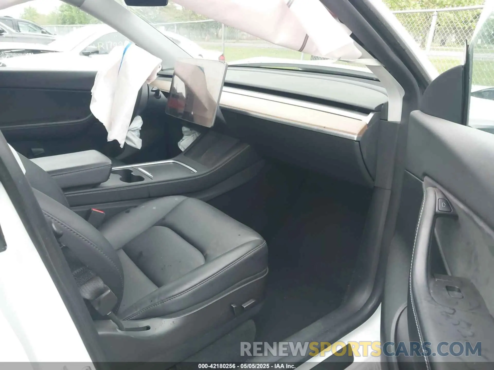 5 fotografías del automóvil dañado 5YJYGDEF1MF251359 TESLA MODEL Y 2021