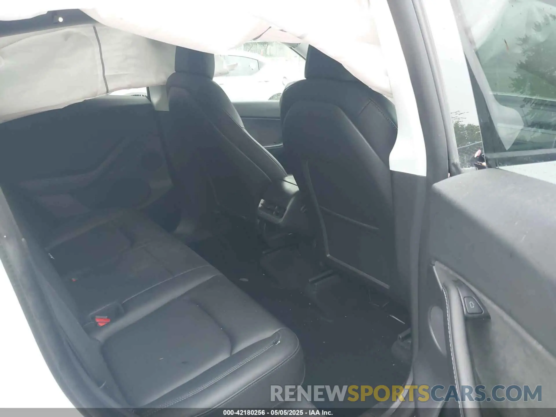 8 fotografías del automóvil dañado 5YJYGDEF1MF251359 TESLA MODEL Y 2021