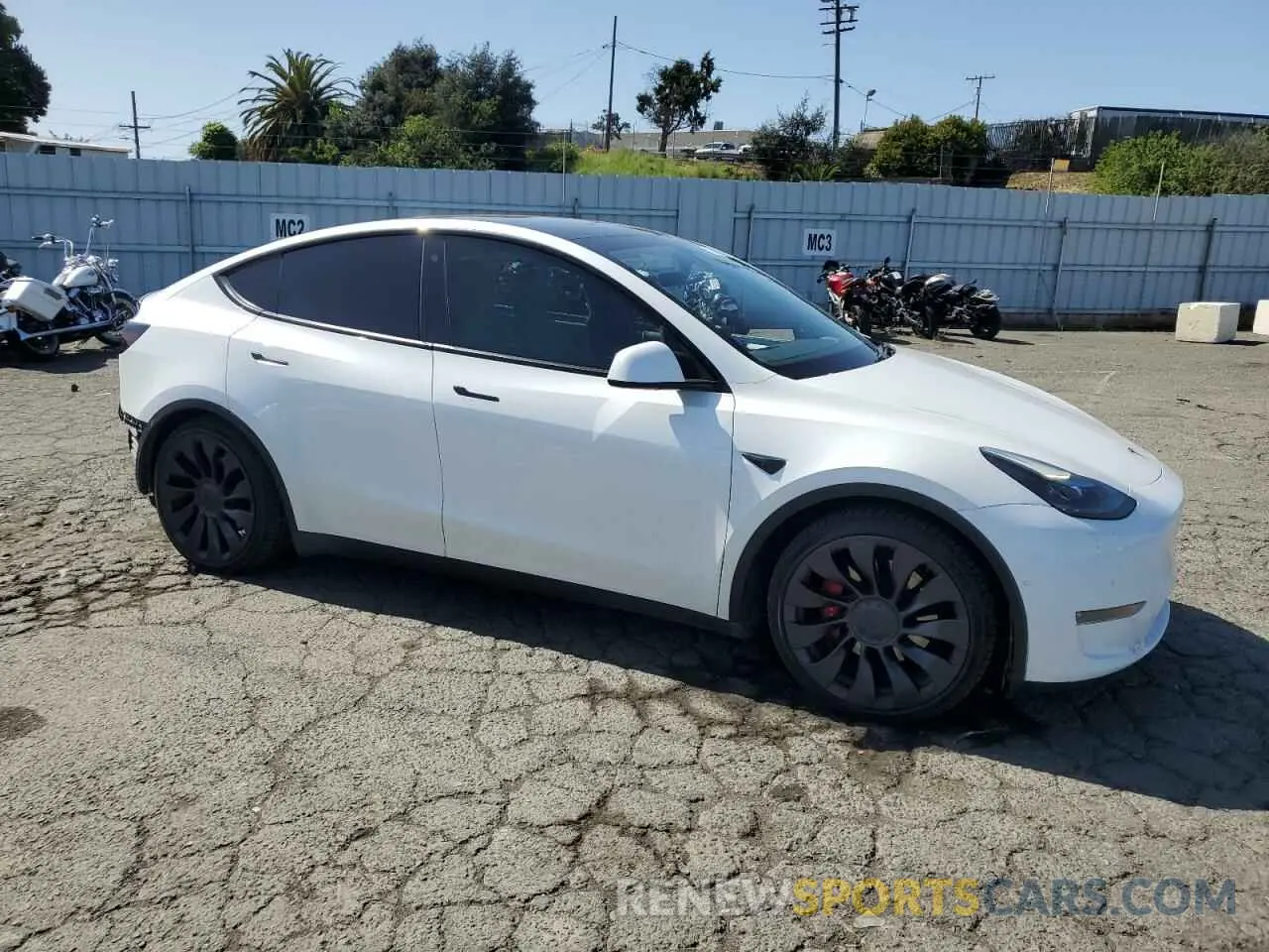 4 fotografías del automóvil dañado 5YJYGDEF2MF277467 TESLA MODEL Y 2021