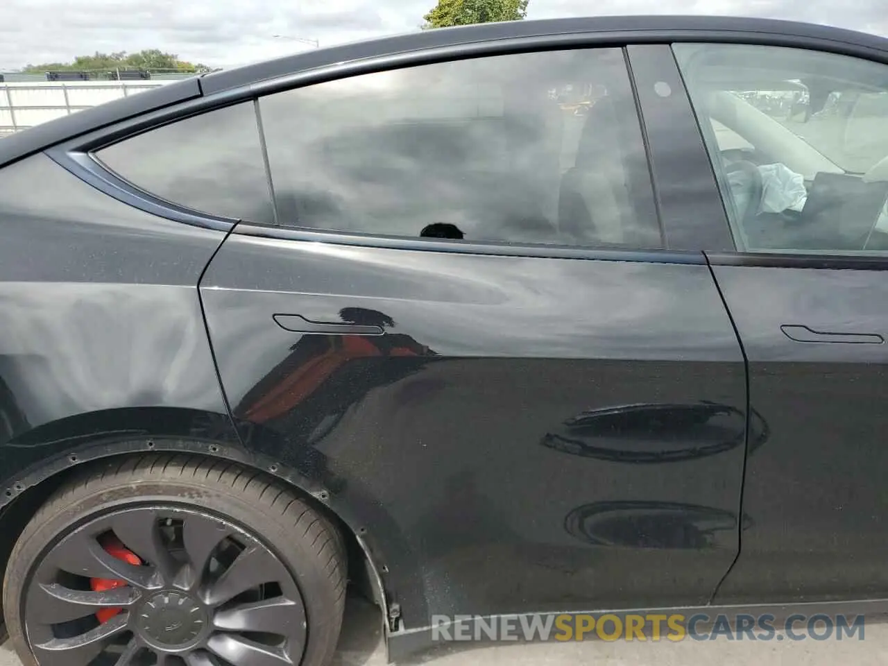 10 fotografías del automóvil dañado 5YJYGDEF4MF139588 TESLA MODEL Y 2021