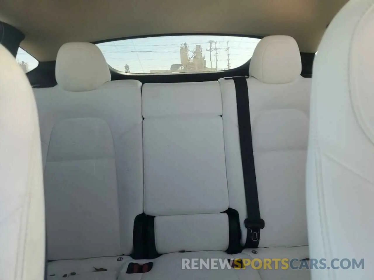 10 fotografías del automóvil dañado 5YJYGDEF4MF211602 TESLA MODEL Y 2021
