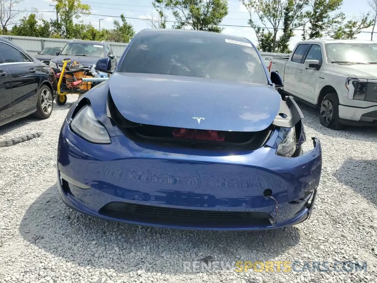 5 fotografías del automóvil dañado 5YJYGDEF5MF194681 TESLA MODEL Y 2021