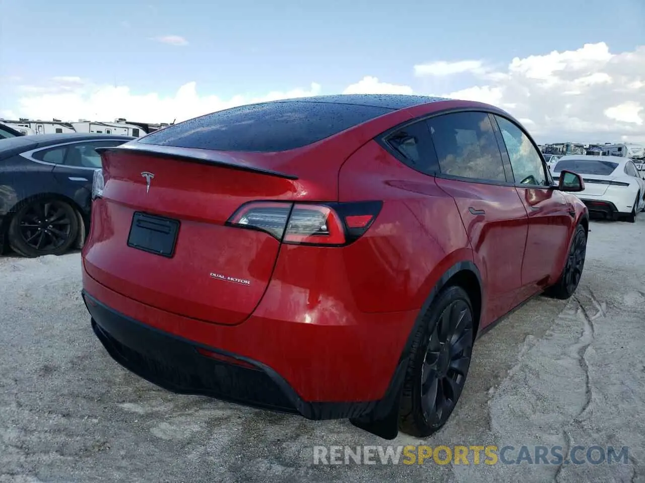 4 fotografías del automóvil dañado 5YJYGDEF6MF073173 TESLA MODEL Y 2021