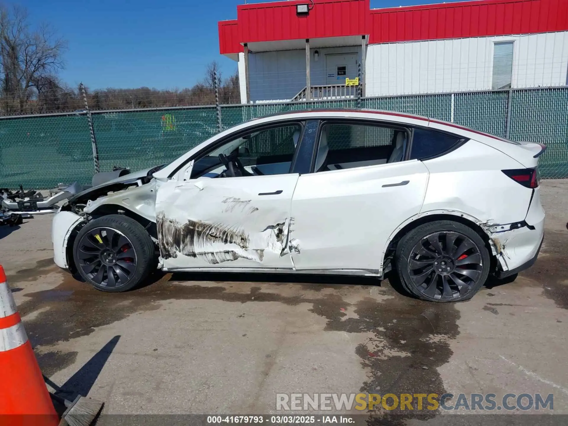 14 fotografías del automóvil dañado 5YJYGDEF8MF246658 TESLA MODEL Y 2021