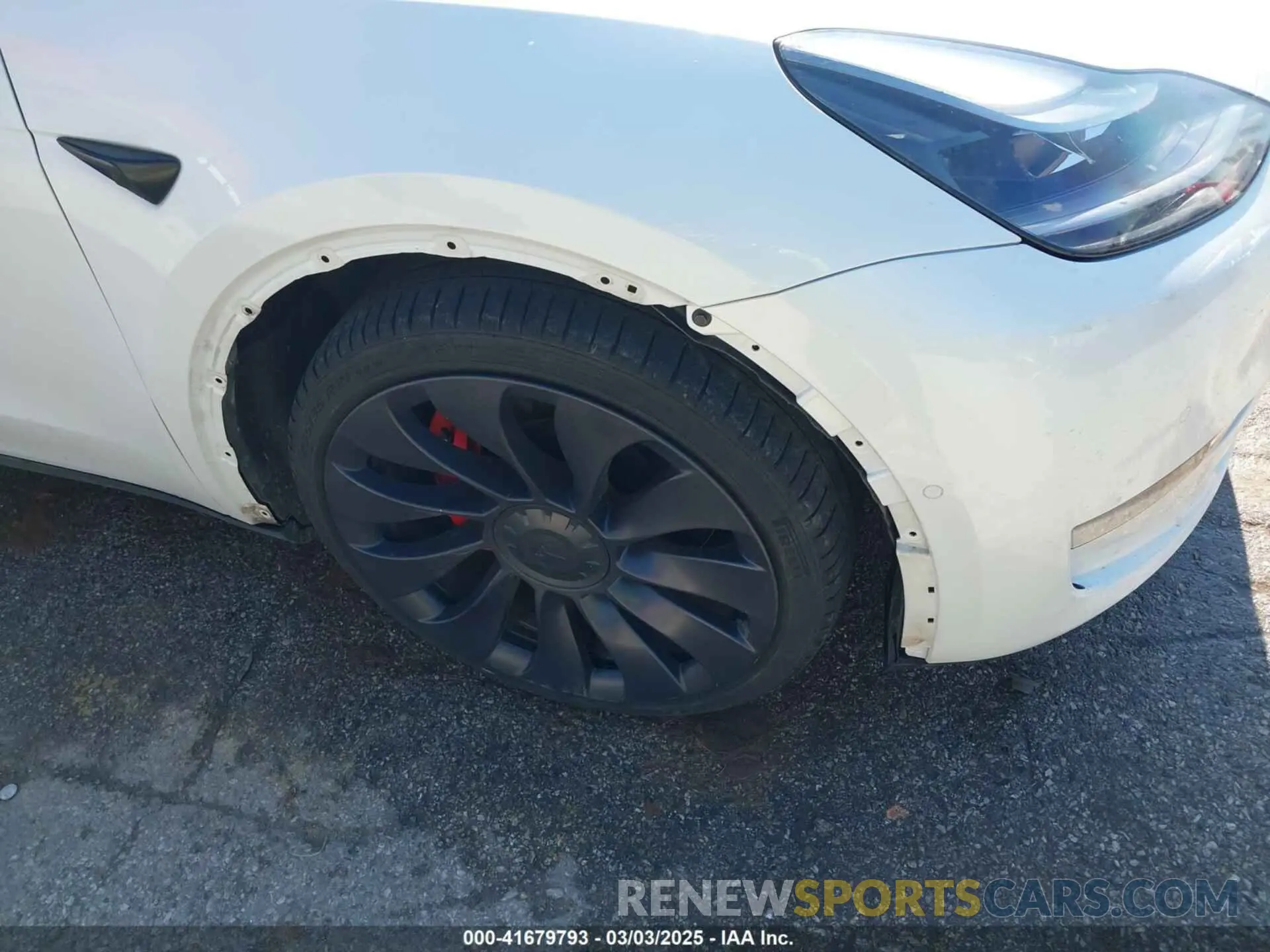19 fotografías del automóvil dañado 5YJYGDEF8MF246658 TESLA MODEL Y 2021