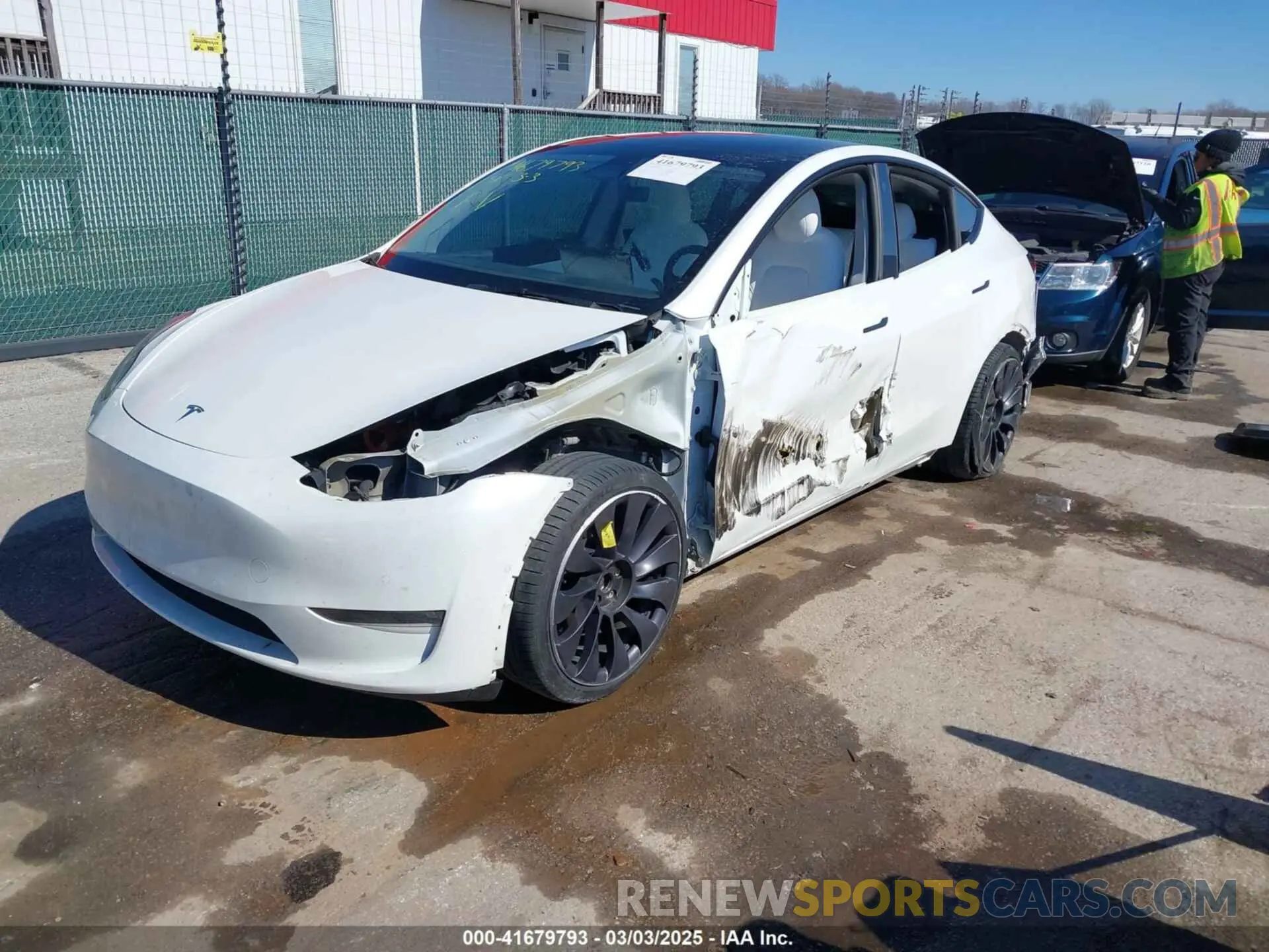 2 fotografías del automóvil dañado 5YJYGDEF8MF246658 TESLA MODEL Y 2021