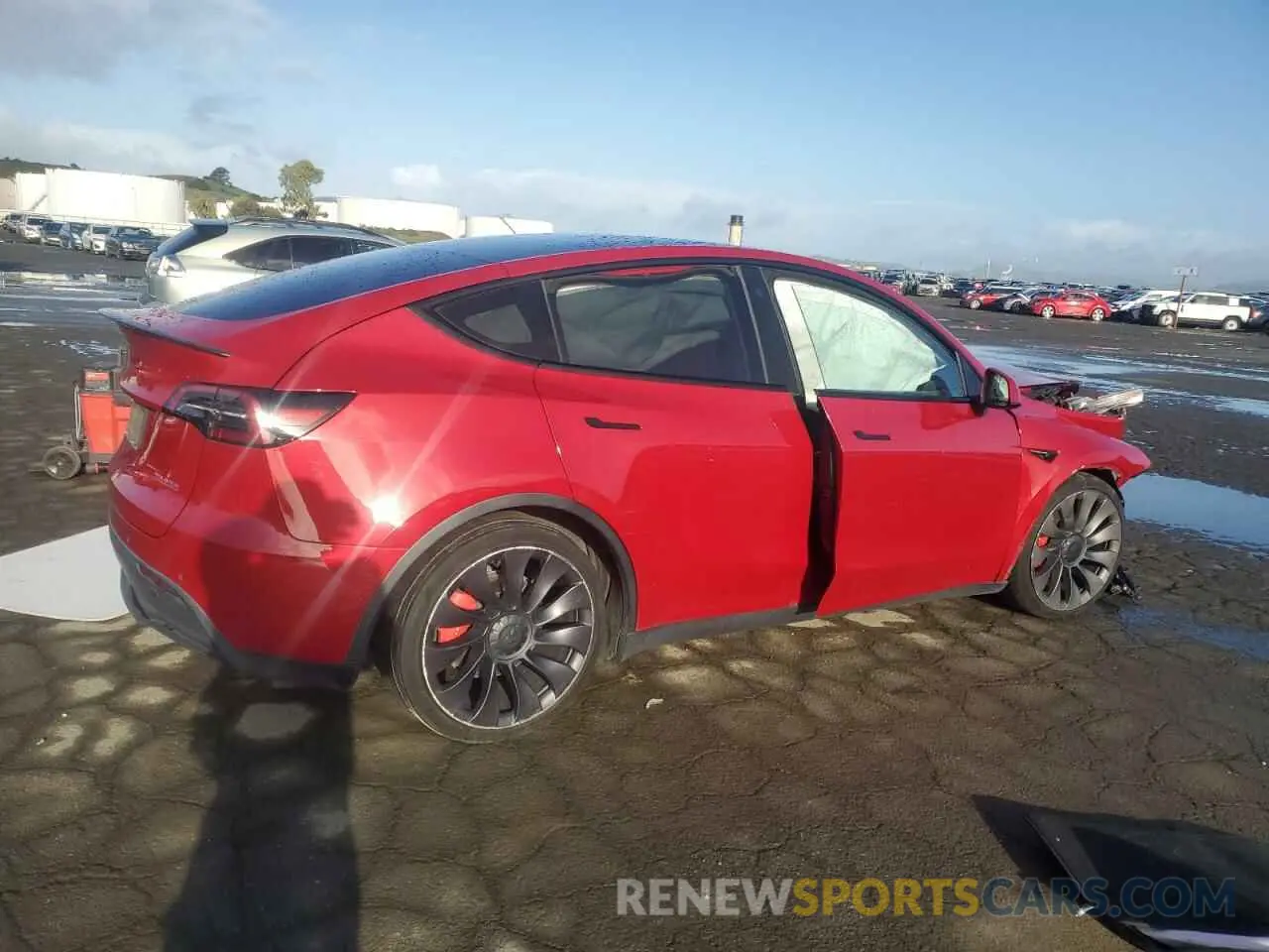 3 fotografías del automóvil dañado 5YJYGDEF8MF276050 TESLA MODEL Y 2021